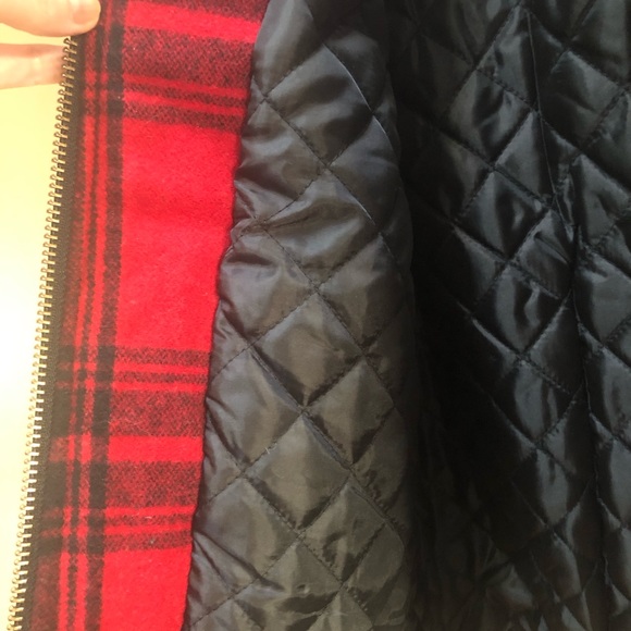 Stylish modern take on classic lumberjacket - Picture 4 of 5